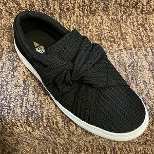 Black twist top shoes size 11